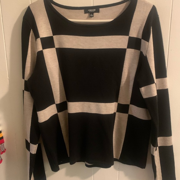 Sweater - Picture 1 of 1